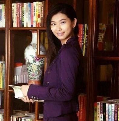 台媒报道大陆白富美女富豪:身价上亿还单身