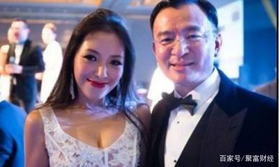 中国房地产圈第一美女 百亿拿地一夕成名 如今身价350亿